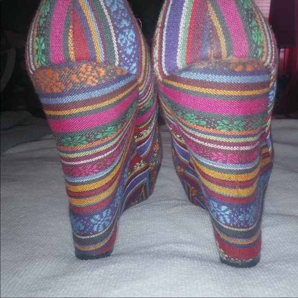 Fiesta platforms - Picture 3 of 3